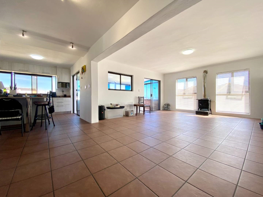 7 Bedroom Property for Sale in Myburgh Park Western Cape